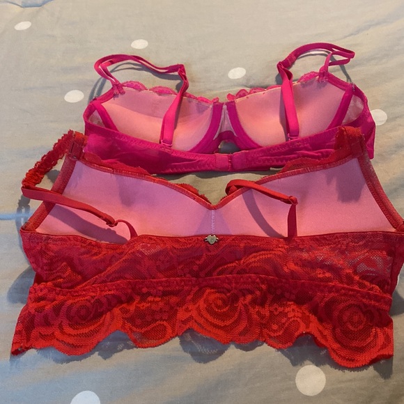 Victoria’s Secret Pink Bras - Picture 2 of 5
